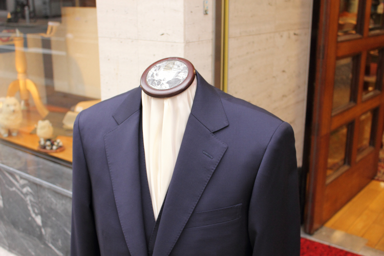 CANONICO スリーピーススーツ - ブログ|大阪のオーダースーツ専門店 CANONICO スリーピーススーツ - ブログ|大阪のオーダースーツ専門店