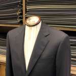 ネイビー無地のオーダースーツの画像